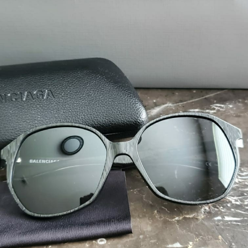 Balenciaga Sunglasses - Picture 2 of 8